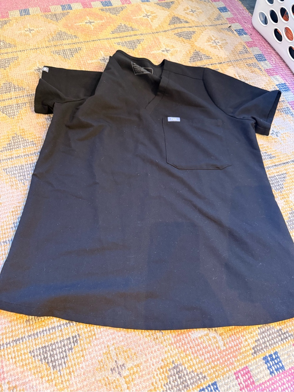 Figs Black V-Neck Catarina Scrub Top medium - Picture 2 of 4